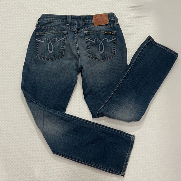 Lucky Jeans. Sz 4/27. Low rise straight-leg cut. Excellent condition. - Picture 4 of 13